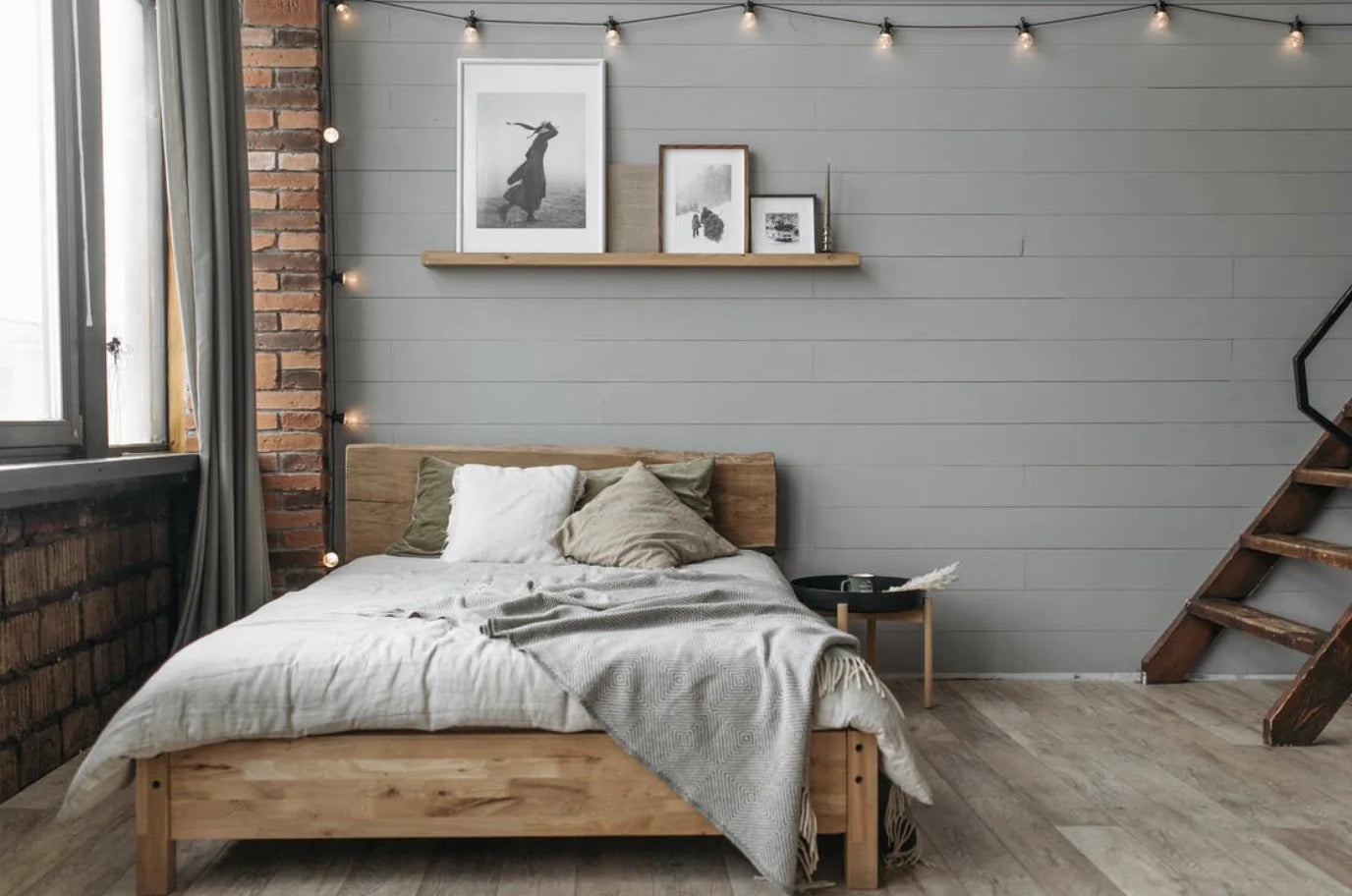 Floating Picture Shelves